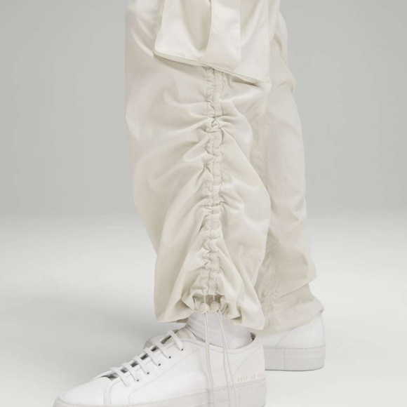 Lululemon Dance Studio Relaxed Fit Mid-Rise Cargo Pant in Bone Size Small - Picture 3 of 13